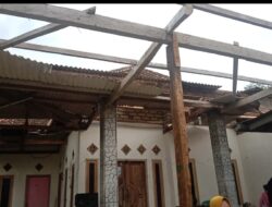 Angin Kencang Menyapu Atap Rumah Abdussalam