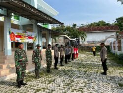 Momentum Jumat Curhat, Polsek Prenduan Bersama TNI Gelar Bersih bersih Tempat Ibadah