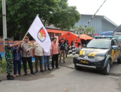 Ketua KPU Kabupaten Pamekasan Melepas Pendistribusian Logistik ke 13 PPK