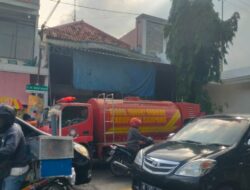 Toko Snack Jalan Wahid Hasyim, Terbakar Terimbas Arus pendek