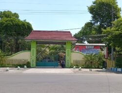 Aneh, Kepala Sekolah SMA Negeri 2 Pare Alergi Dengan Wartawan