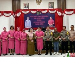 Sri Juniarsih Serahkan Tenda Serba Guna Kepada Bhayangkari Polres Berau