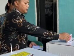 Sekkab Berau M Said Gunakan Hak Pilih di TPS 029 Kec.Gunung Tabur