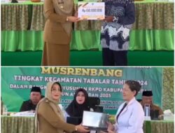 Pemkab Berau Berikan Bantuan Dana Hibah Rumah Ibadah dan Laptop Kepada Guru di Musrenbang Kecamatan Tabalar