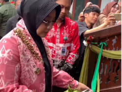 Ditandai Pemotongan Pita , Sri Juniarsih Resmikan Mushola dan Taman Bermain Lakanak di RSUD Abdul Rivai