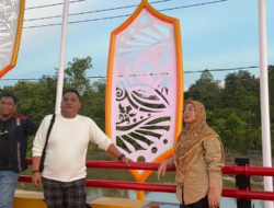 Sri Juniarsih Tinjau Jembatan Sei Tata Dijalan Poros Samburakat-Sambakungan
