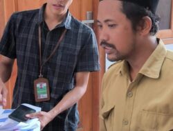 Masyarakat Pulau Mandangin Sampang Aktivasi ATM Bank Sampang