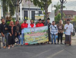 PWRI Sampang Berbagi Takjil dan Buka Bersama