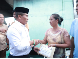 Gubernur Kaltara Berikan Bantuan Ke Korban Kebakaran di RT 2 Kecamatan Tanjung Palas Hulu