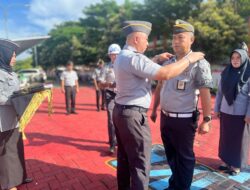 Setingkat Lebih Tinggi, Lapas Narkotika Kelas IIA Pamekasan Kanwil Kemenkumham Jatim Menggelar Apel Penyematan Kenaikan Tanda Pangkat