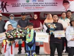 Peringati Hardiknas, Ribuan Guru Di Berau Ikuti Jalan Sehat