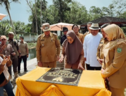 Sri Juniarsih Resmikan Wisata Air Panas Asin Pamapak