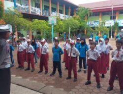 Unit Kamsel Satlantas Polres Berau Gelar Latihan Pocil di SDN 02 Tanjung Redeb