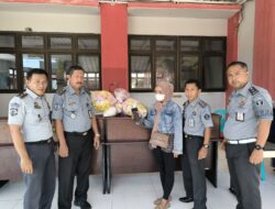 Petugas Lapas Narkotika Kelas IIA Pamekasan Kanwil Kemenkumham Jatim Berhasil Gagalkan Penyelundupan HP Melalui Makanan Pengunjung
