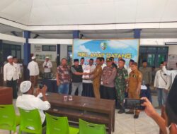 PJ Kepala Desa se Kecamatan Omben Hadir Untuk Menolak di Evaluasi