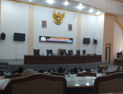 Rapat paripurna di DPRD kabupaten Sampang, menyimak pidato tentang kenegaraan presiden RI