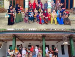 Antusiasnya masyarakat Angsokah mengikuti program posyandu