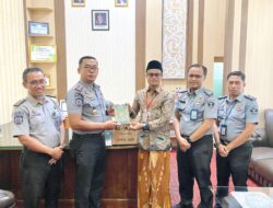 LDK Berikan Bantuan Wakaf Pada Lapas Kelas IIA Pamekasan Kanwil Kemenkumham Jatim