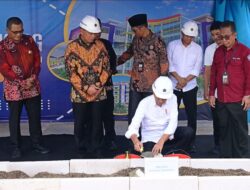 Presiden Jokowi Lakukan Peletakan Batu Pertama Pembangunan Gedung di UMB Berau