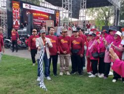 Menuju Pilkada Damai Komisi Pemilihan Umum (KPU) Pamekasan Menggelar Jalan – jalan Sehat (JJS) Guna Sosialisasi Pemilihan Umum.