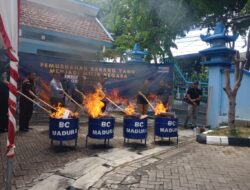 Bea Cukai Madura Melakukan Pemusnahan Rokok dan Minuman Alkohol Ilegal Senilai Rp.49,1 Miliar.