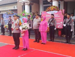 Polres Pamekasan Menggelar Tradisi Serah Terima jabatan dari AKBP Jazuli Dani Iriawan kepada AKBP Hendra Eko Triyulianto.