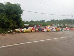 Warga Talisayan Keluhkan Tumpukan Sampah Di TPS Yang Berhari Hari Tak Di Bersihkan