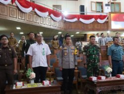 Wakapolres Kutim Hadiri Rapat Paripurna DPRD, Bahas Pengesahan Rancangan Peraturan Tata Tertib