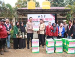 Kapolres Berau Pimpin Bansos Polri Presisi Bersama Mahasiswa