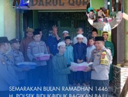 Semarakan Bulan Ramadhan 1446 H, Polsek Biduk-Biduk Bagikan Baju Muslim Ke Santri