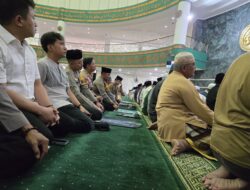 Pererat Silaturahmi, Kapolres Berau Ikuti Tarawih Berjamaah