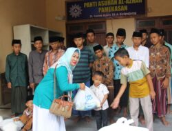 Ramadhan Berbagi, Persatuan Karyawan dan Karyawati Srikandi PLN UP3 Madura Salurkan Puluhan Paket Sembako 