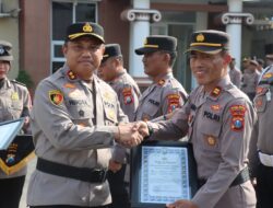Berhasil Membongkar Peredaran Narkoba, Kapolsek proppo Dapat Penghargaan dari Kapolres Pamekasan
