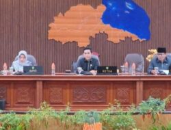 Rapat Paripurna DPRD Berau : Bupati Sri Juniarsih Sampaikan Komitmen Meningkatkan Perekonomian Yang Kreatif dan Inovatif