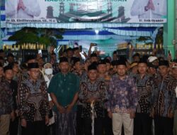 Menunaikan Rukun Islam Kelima, Ratusan Jamaah Haji Resmi di Berangkatkan Oleh Bupati dan Wakil Bupati Pamekasan di Masjid Asy – Syuhada