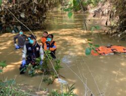 Warga dihebohkan Penemuan Mayat di Sungai Pademawu Tanpa Identitas