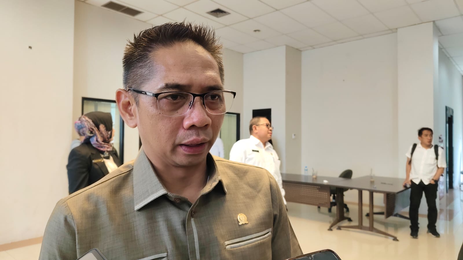 Firnadi Ikhsan, Ketua Fraksi PKS DPRD Kaltim saat diwawancarai di Gedung E DPRD Kaltim.