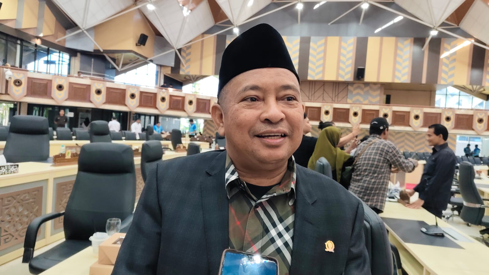 La Ode Nasir, Anggota Komisi I DPRD Kalimantan Timur saat diwawancarai di Gedung B DPRD Kaltim, Rabu (28/5/2025)