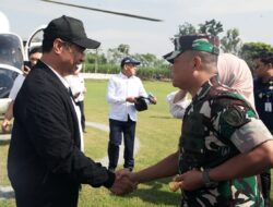Dandim 0821 Dampingi Danrem 083/Bdj dalam menyambut Kunjungan Kerja Menteri Pertanian di Lumajang