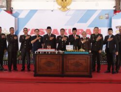 Kapolres Sampang Pimpin Upacara HUT Bhayangkara ke-79, Tekankan Pelayanan Terbaik kepada Masyarakat