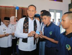 Peringatan Hari Anak Nasional 2025: Kalapas Kediri Hadiri Penyerahan Hak-Hak Anak Binaan di LPKA Blitar
