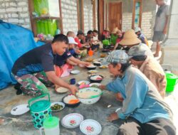Semangat Kebersamaan Anggota TNI dan Warga Desa Kramat dalam TMMD Ke-125