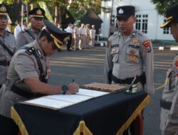 Kapolres Sampang Pimpin Sertijab Pejabat Baru, Kompol Sigit Resmi Purna Tugas
