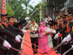 Berjalan Penuh Haru, Polres Kutim Gelar Tradisi Welcome dan Farewell Parade Kapolres