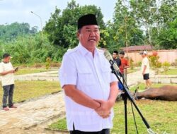 Sekretariat DPRD Kaltim Gelar Sholat Ied dan Sembelih 7 Sapi Kurban