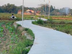 Mewujudkan Desa Sejahtera, Desa Meteng Bangun Jalan Rabat Beton di Kampung Legen