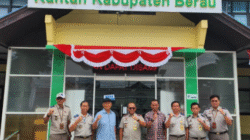 KH Aus Hidayat Nur Kunjungi Kantor ATR/BPN Berau: Apresiasi Pelayanan dan Serap Aspirasi Masyarakat