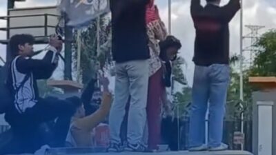 Samarinda Bergejolak! Ribuan Massa Aliansi Mahakam Duduki DPRD Kaltim dengan 11 Tuntutan Rakyat