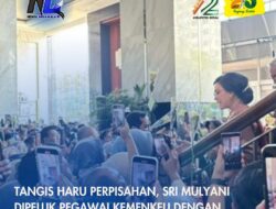 Tangis Haru Perpisahan, Sri Mulyani Dipeluk Pegawai Kemenkeu dengan Mawar Putih