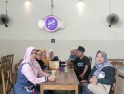 Reuni Seru di Tremtem Eatery Pamekasan, Alumni SMPN 2 Sampang Goyang Lidah dengan Kelezatan Nasi Ikan